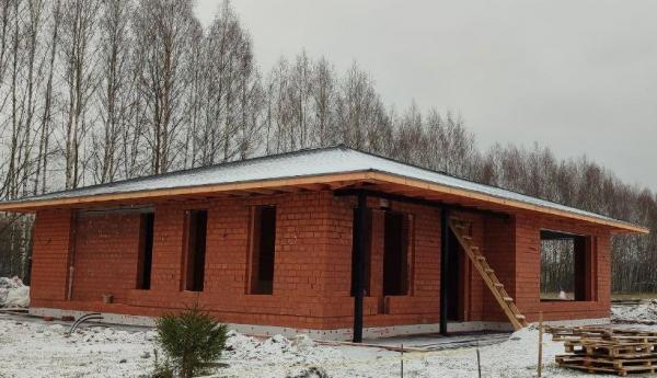 Строительство первых домов в коттеджном посёлке