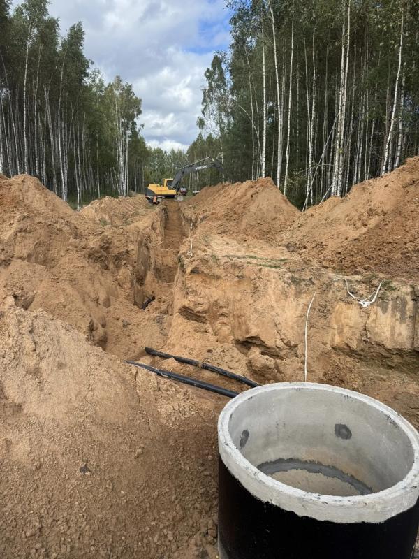 Завершаем строительство водопровода и газовой сети